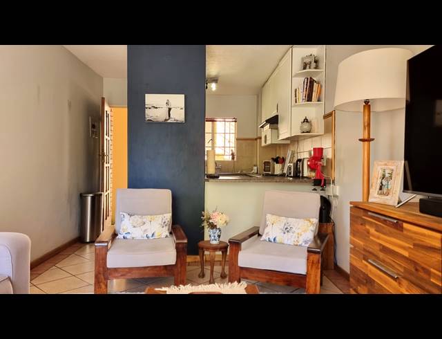2 BEDROOM APARTMENT RENTED IN BOARDWALK VILLAS